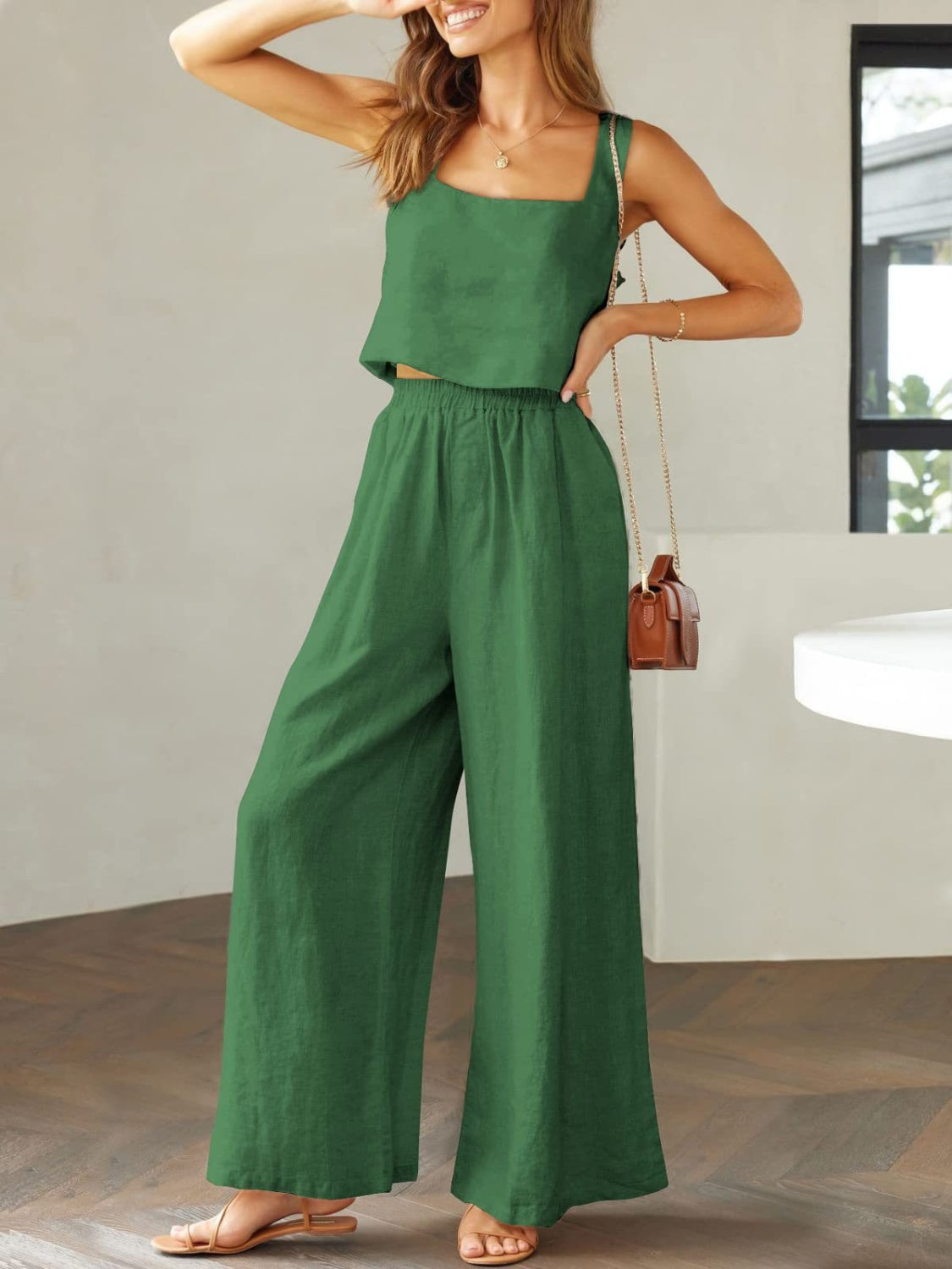 Nova - Ensemble deux pièces en lin composé d'un top à décolleté carré et d'un pantalon large à taille haute élastique