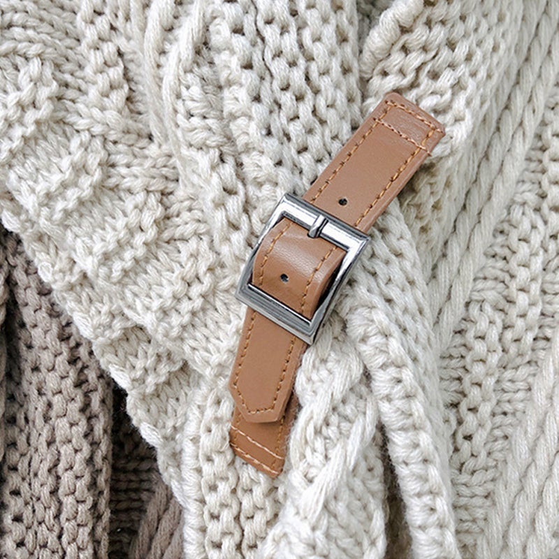 Yseult - Écharpe Triangulaire Tricotée avec Boucle en Cuir