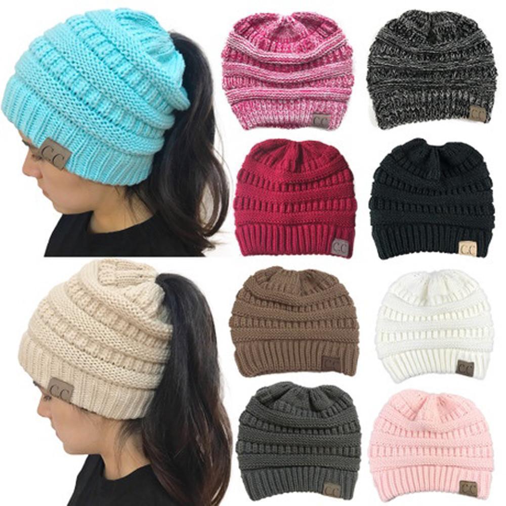 Éloïse - Bonnet en Tricot avec Ouverture pour Queue de Cheval