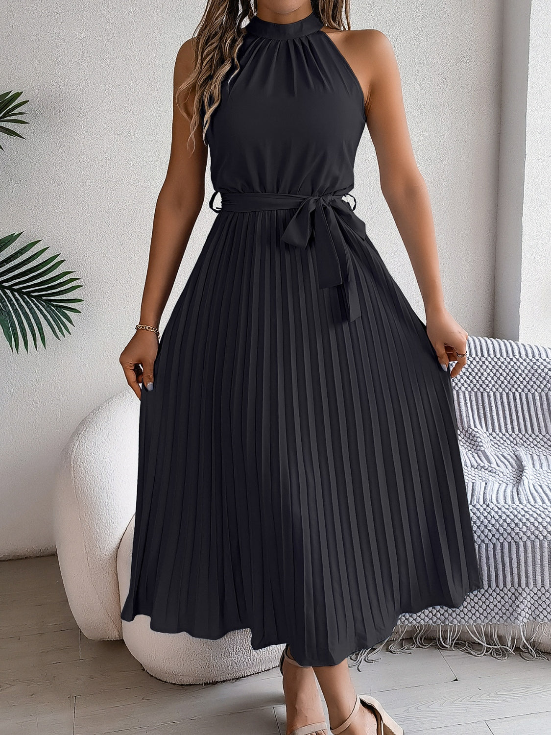Lyric - Élégante Robe Longue à Carreaux avec Col Halter et Ceinture à la Taille