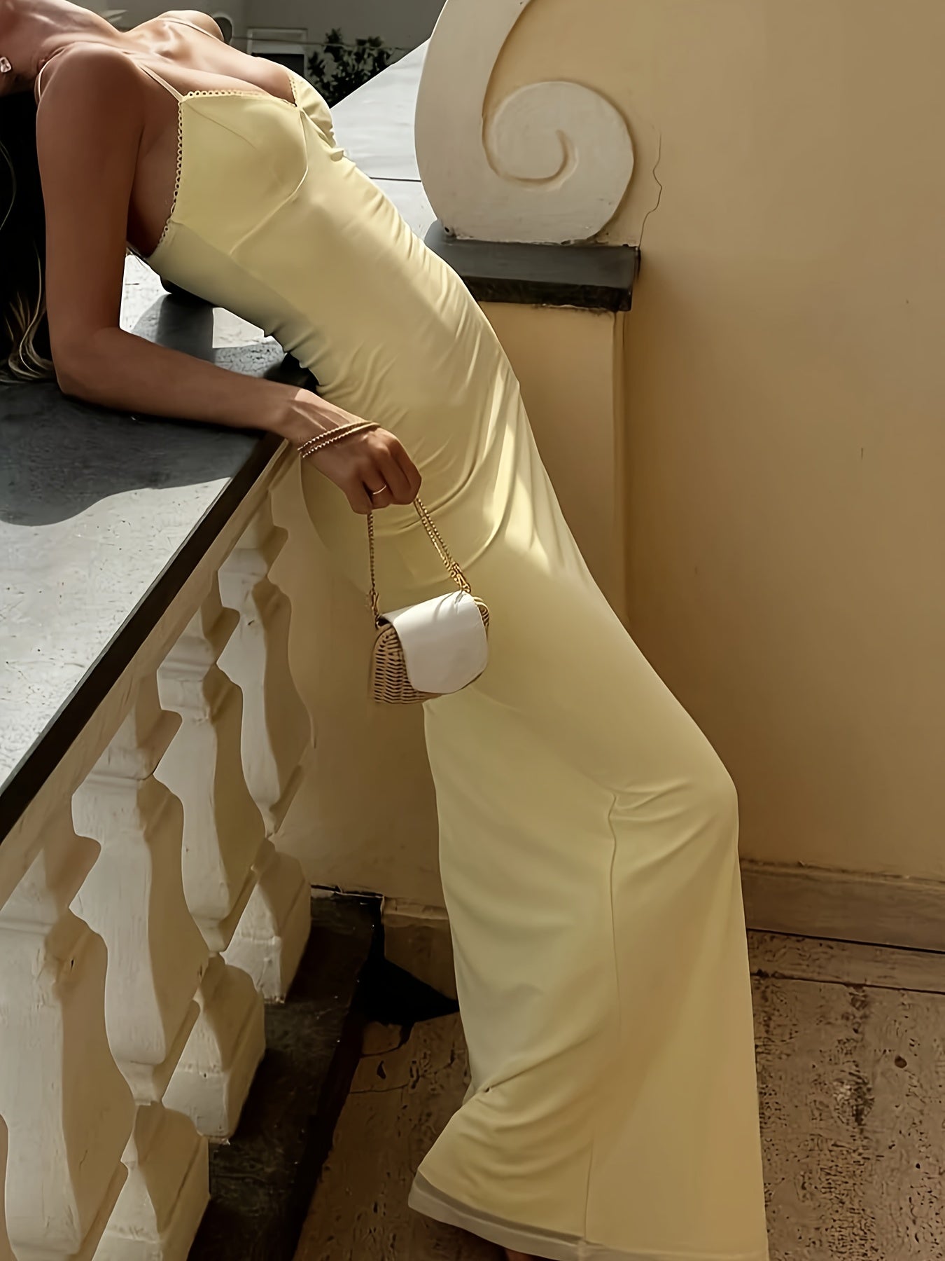 Amélia - Robe Maxi Bodycon Jaune Beurre, la Robe d'Été Féminine Parfaite