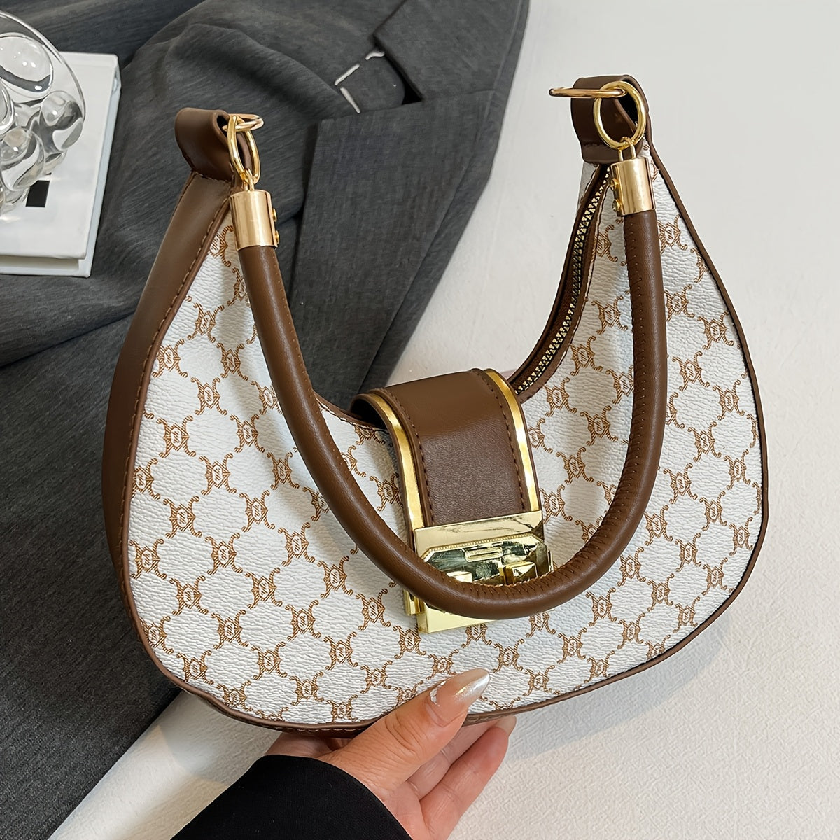 Nova - Mini Sac à Bandoulière Vintage avec Design Rond et Accessoires Dorés