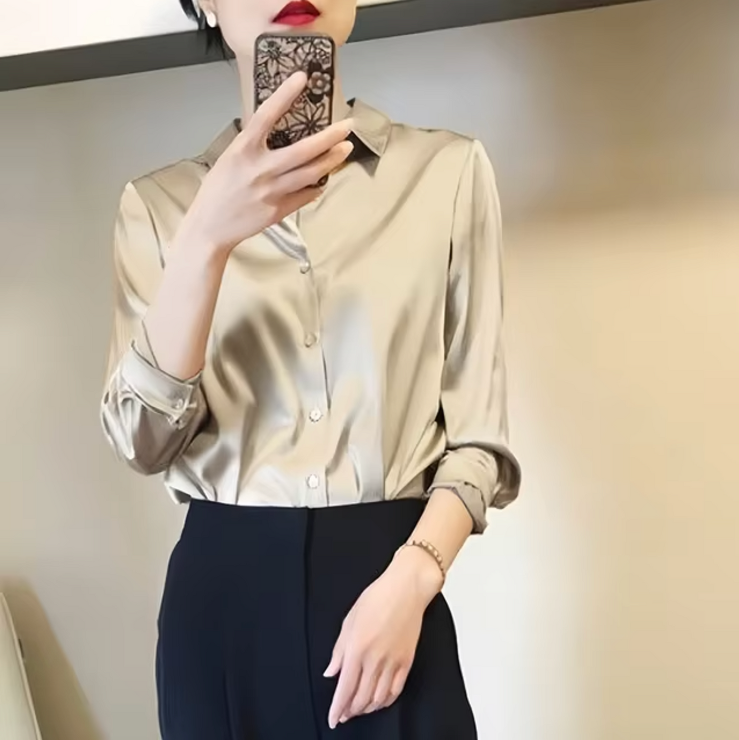 Adèle – Blouse satinée élégante