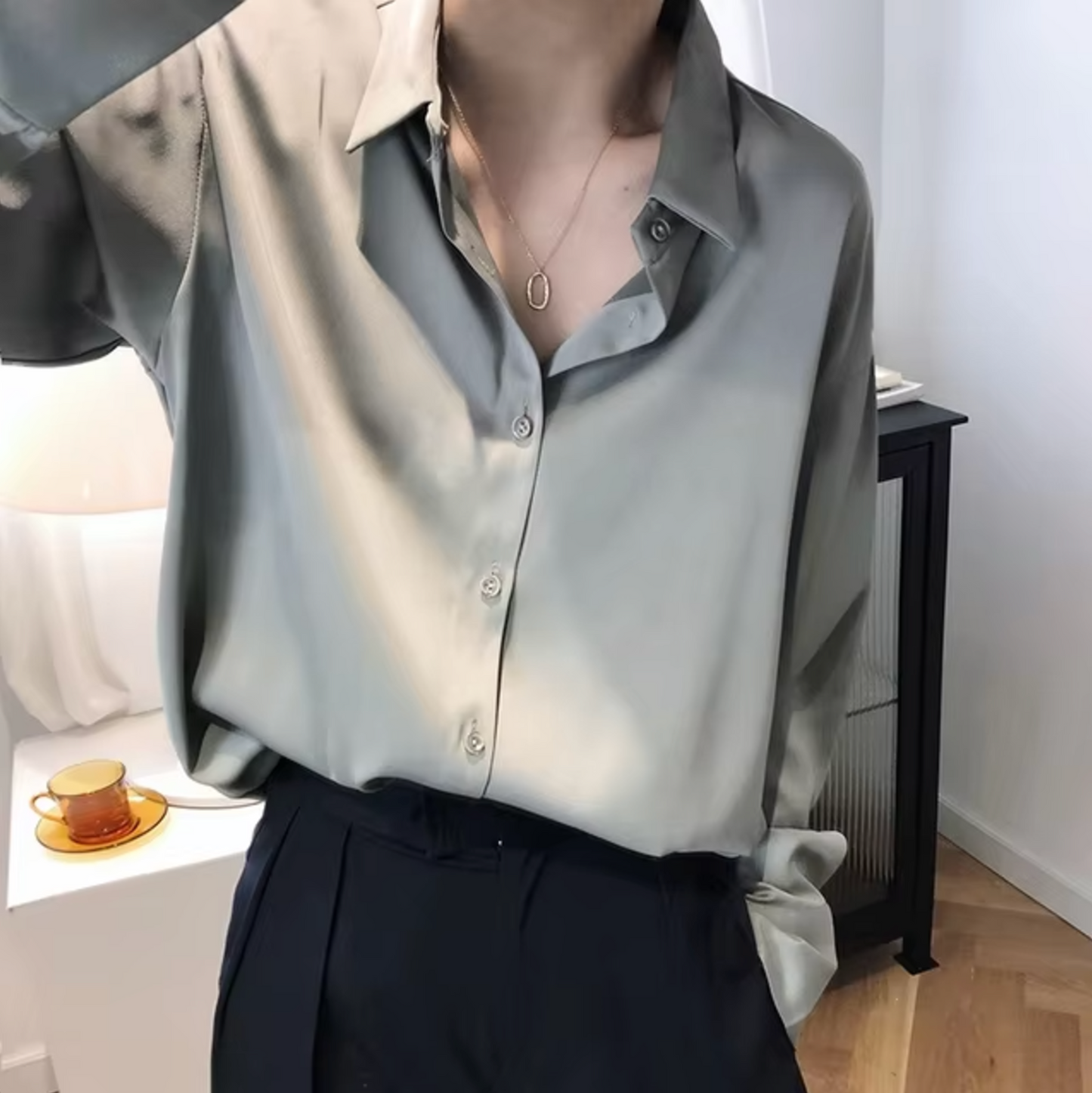 Adèle – Blouse satinée élégante