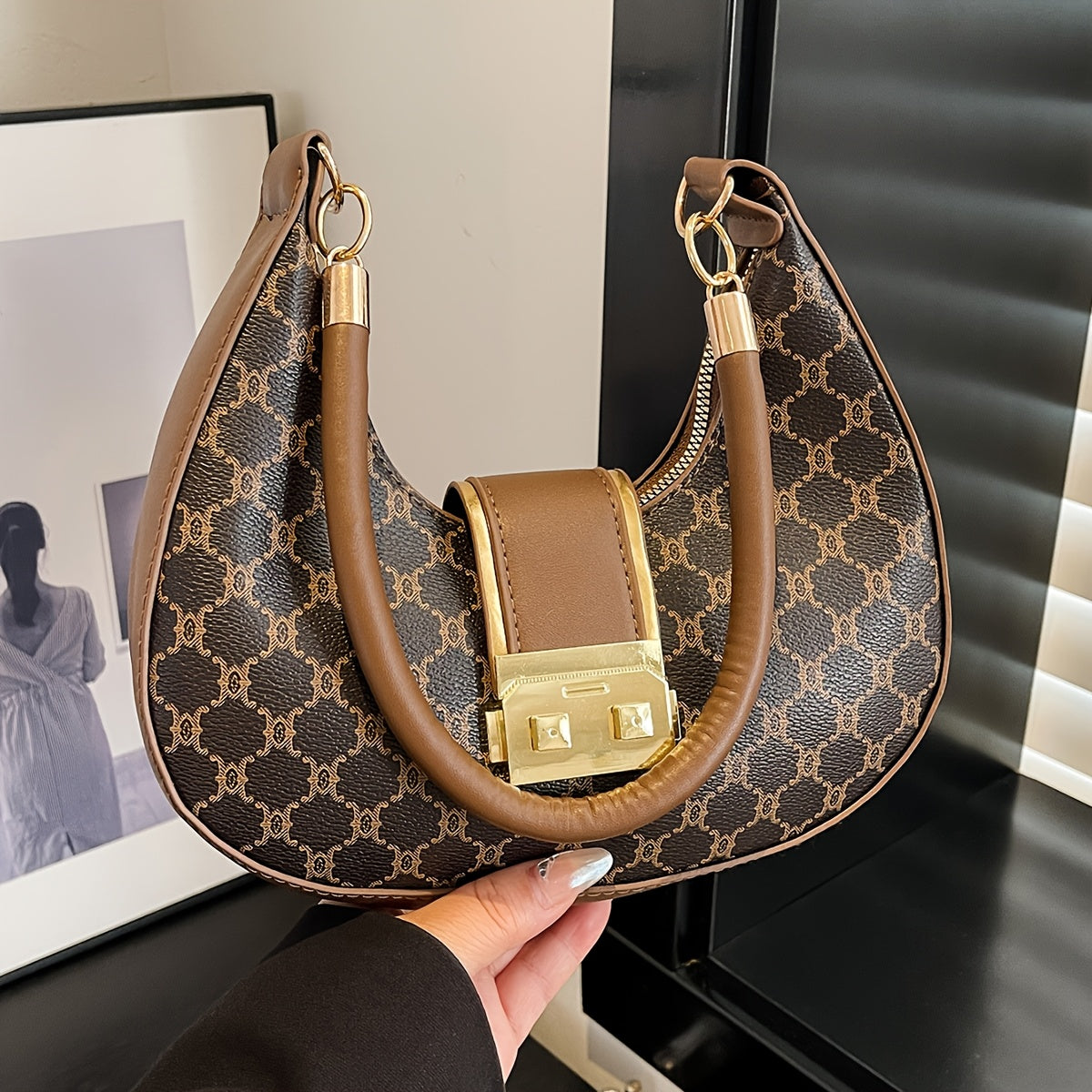Nova - Mini Sac à Bandoulière Vintage avec Design Rond et Accessoires Dorés