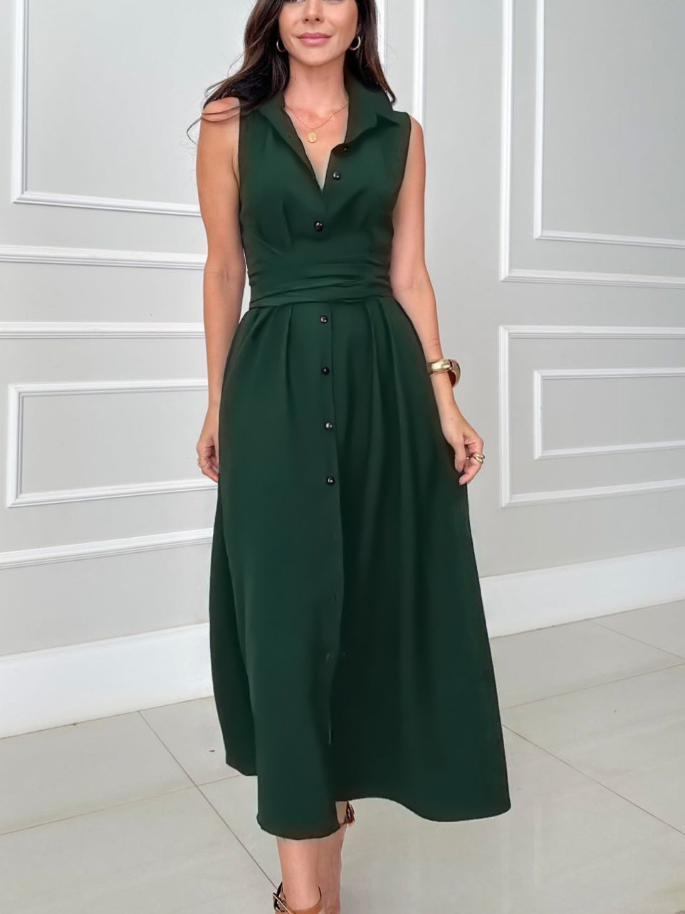 Indigo - Robe Midi Sans Manches Cintrée avec Col à Boutons en Couleur Unie