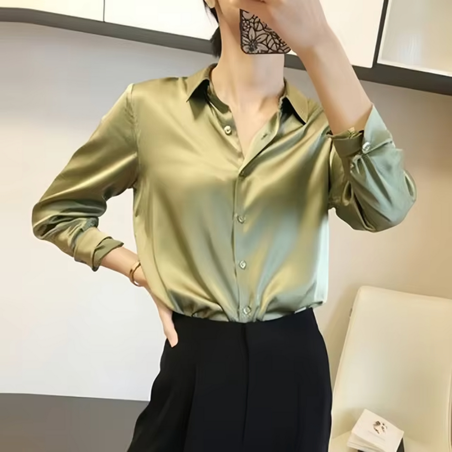 Adèle – Blouse satinée élégante