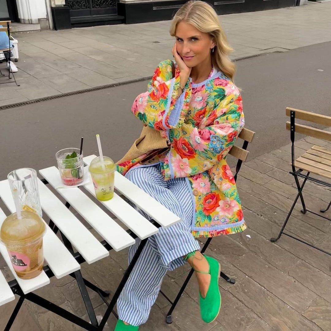 Juliette - Look veste à fleurs colorées