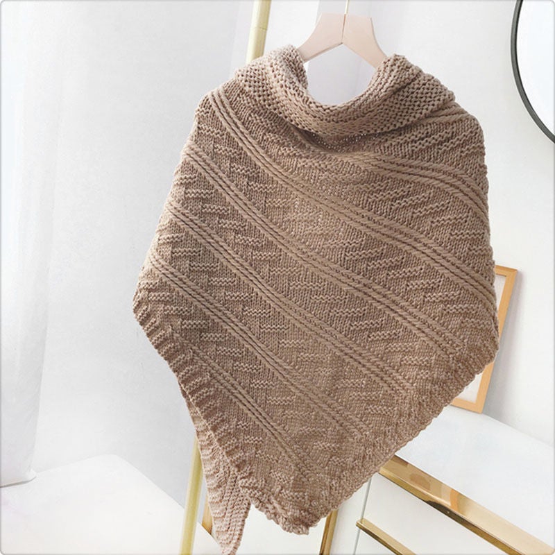Yseult - Écharpe Triangulaire Tricotée avec Boucle en Cuir
