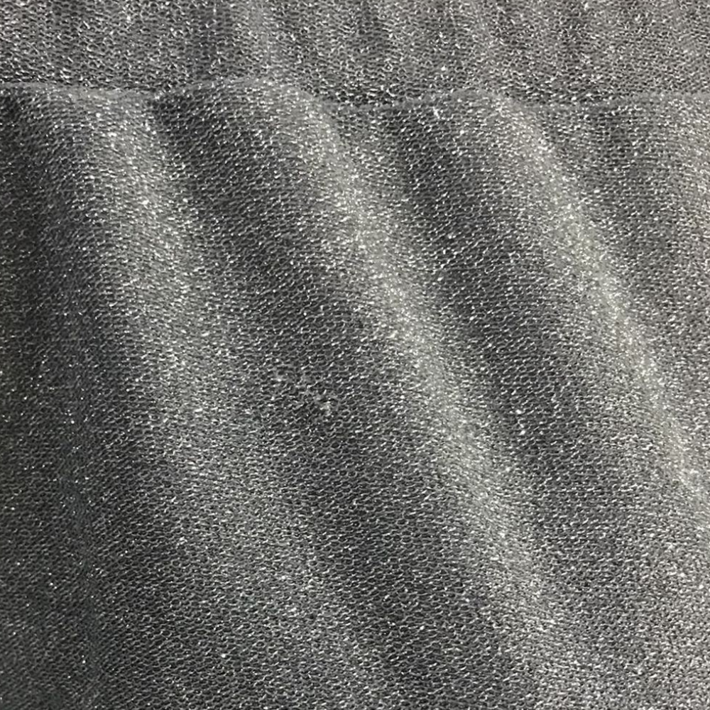 Lily - Robe fendue à volants et décolleté épaule dénudée
