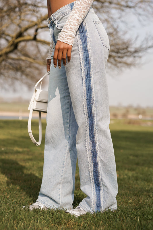 Caliréa - Jean Coupe Droite avec Bande Latérale Bleu Foncé pour un Effet Jambes Plus Longues