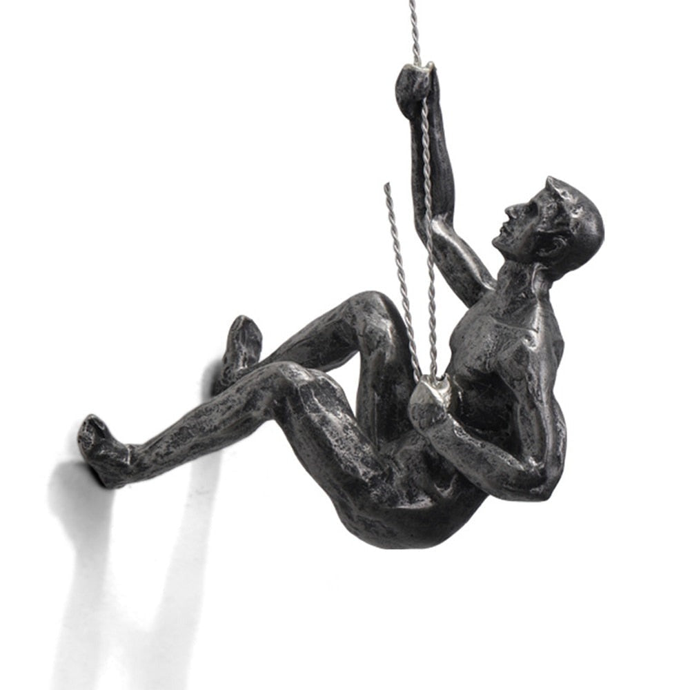 Statuistica - Sculpture murale dynamique d'hommes grimpant en 3 poses différentes, une décoration intérieure accrocheuse