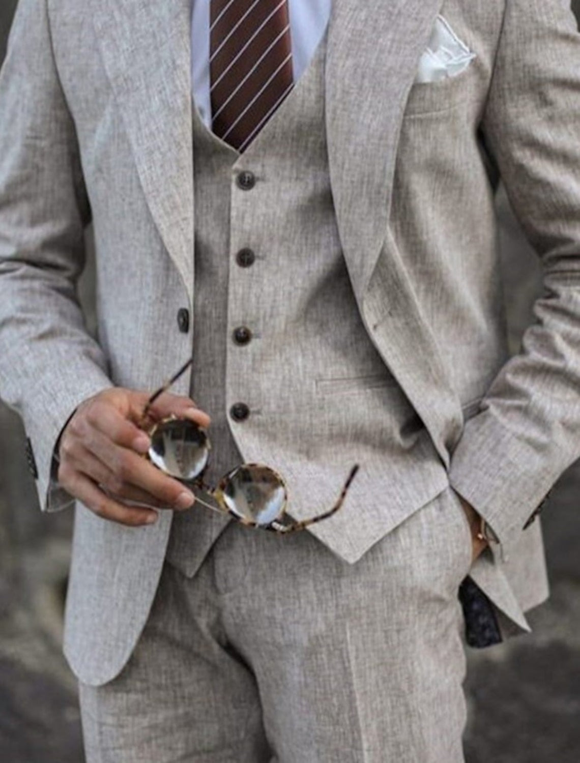 Zander - Costume Trois Pièces en Lin Gris Doux pour une Élégance Intemporelle