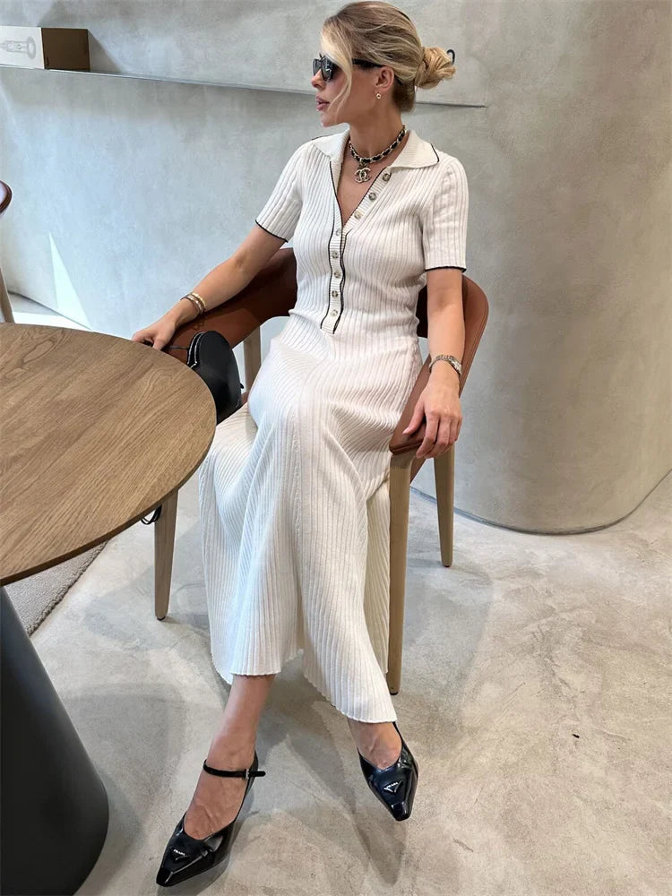 Lena - Robe midi côtelée à boutons