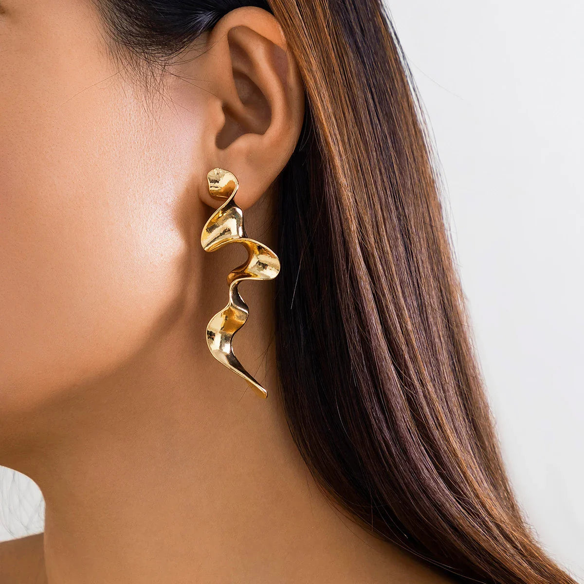 Amelia - Boucles d'oreilles design serpent en or