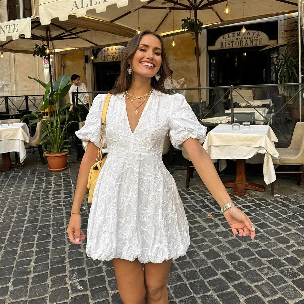 Éloïse - Robe blanche décontractée et élégante