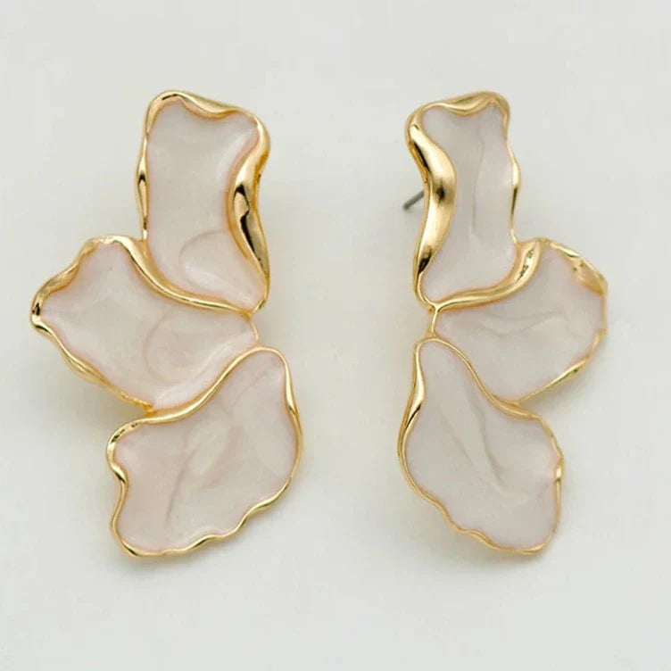 Sophia – Boucles d’oreilles dorées à l’or fin en forme abstraite