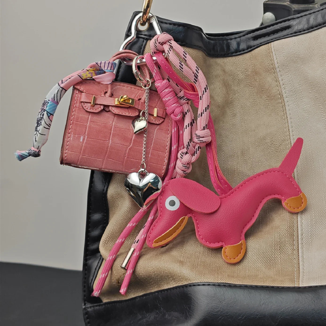 Chloé - Porte-clés Mini Sac à Main Charme de Sac avec Accessoires