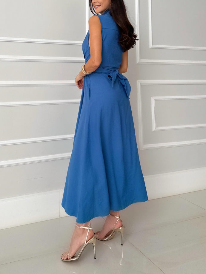 Indigo - Robe Midi Sans Manches Cintrée avec Col à Boutons en Couleur Unie