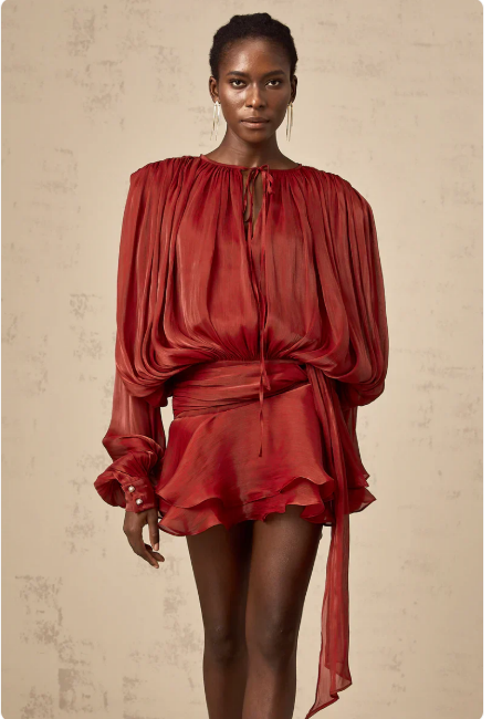 Ava - Blouse Plissée avec Détail de Col Noué
