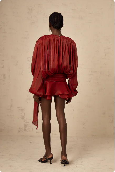 Ava - Blouse Plissée avec Détail de Col Noué