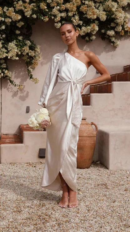 Isabella - Robe Maxi Satinée à Épaule Dégagée