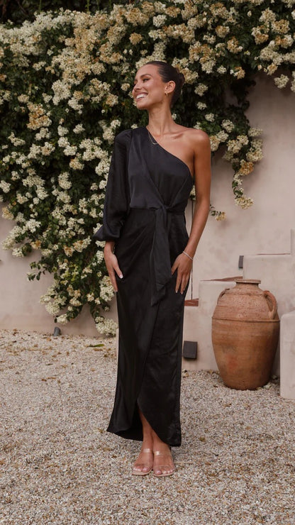 Isabella - Robe Maxi Satinée à Épaule Dégagée