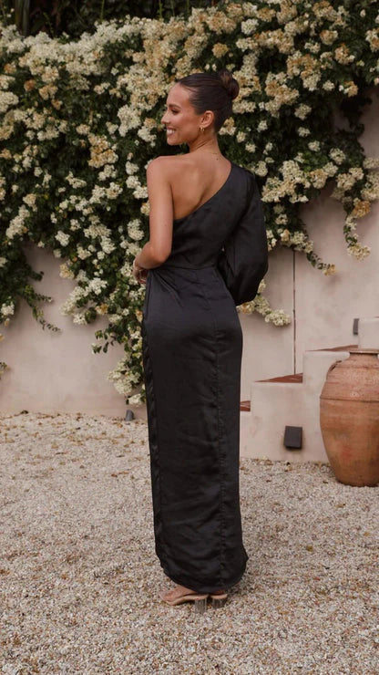 Isabella - Robe Maxi Satinée à Épaule Dégagée