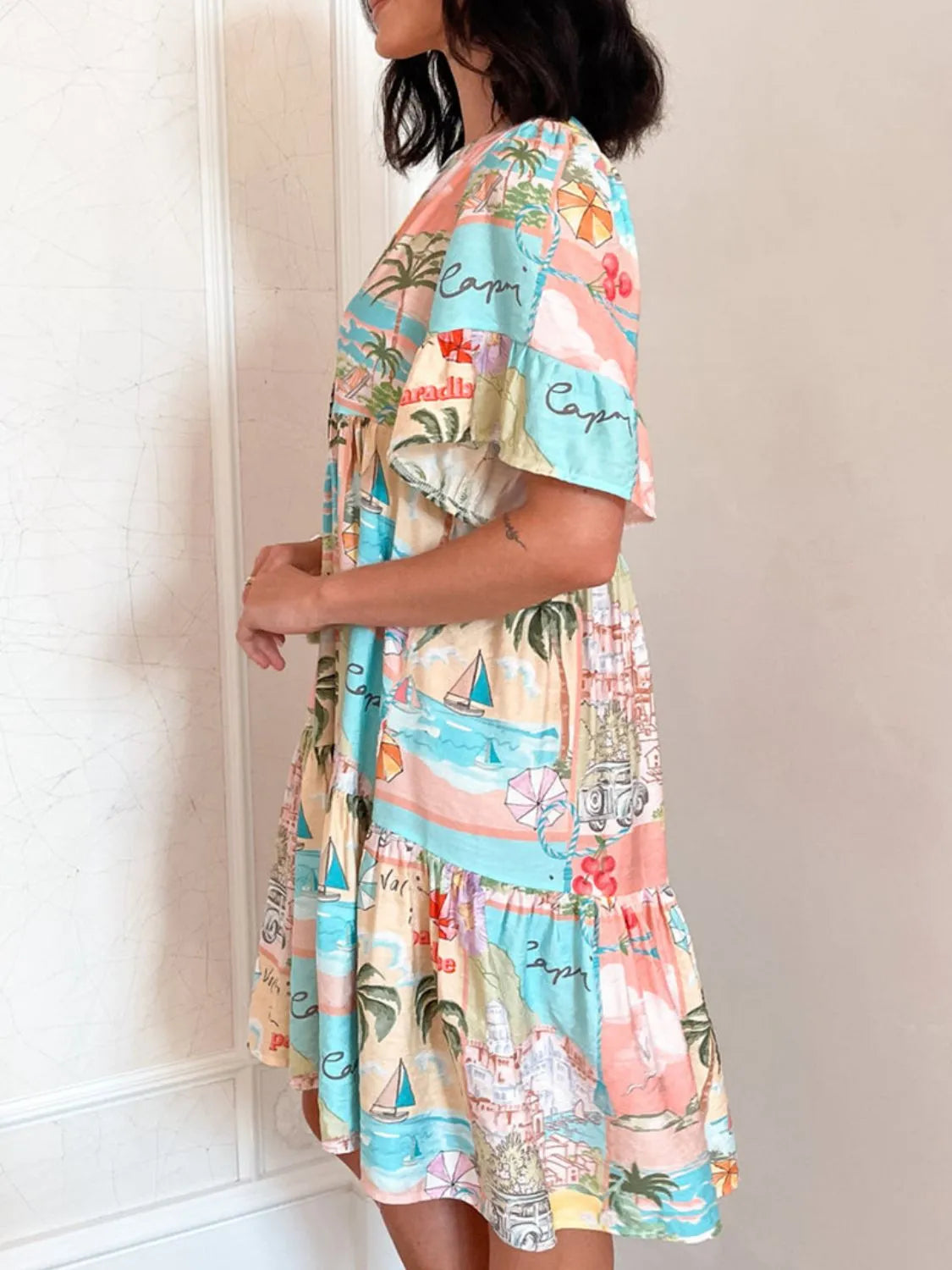 Talia - Robe-Chemise Courte en 4 Imprimés Estivaux avec Manches Mi-Longues Boutons et 2 Glands