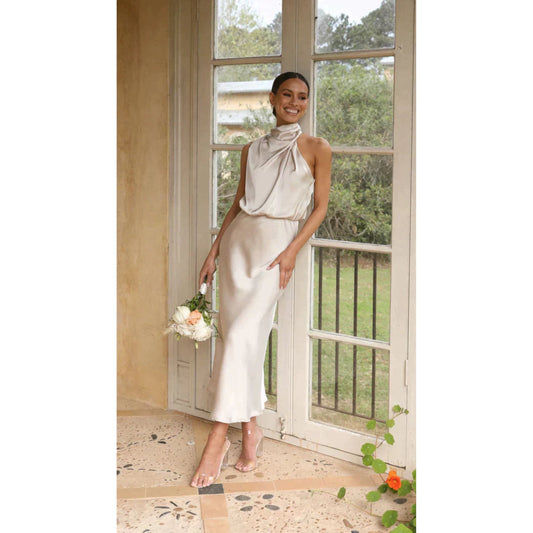 Mila | Robe midi satinée à col halter
