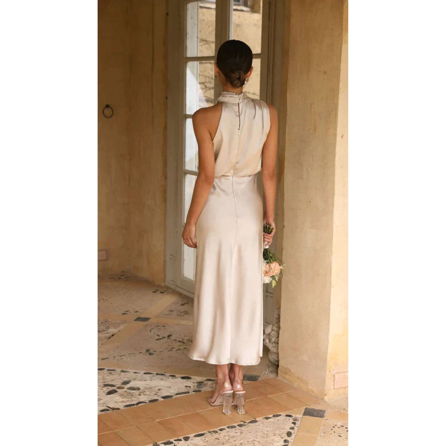 Mila | Robe midi satinée à col halter
