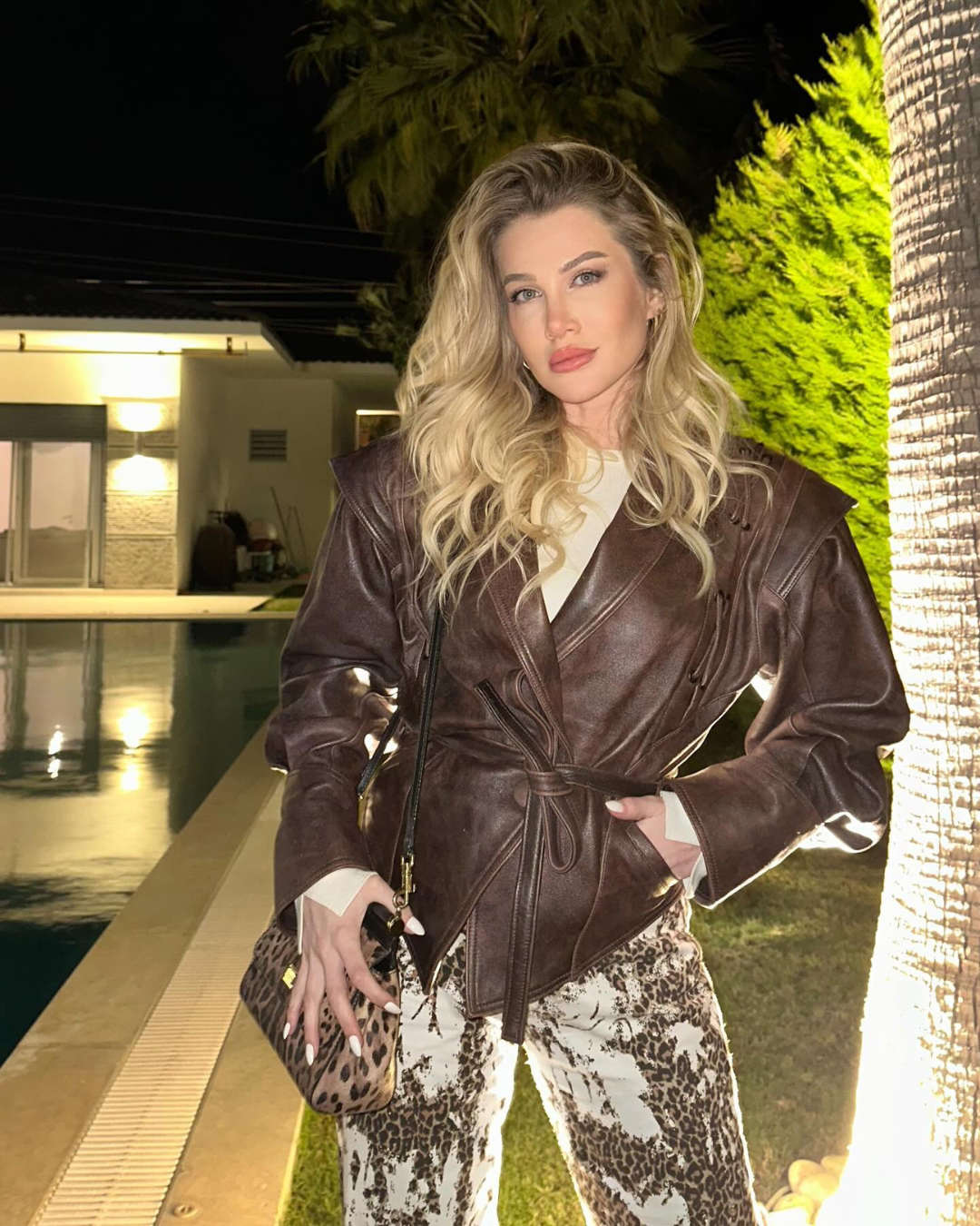 Amelia - Veste Blazer Ceinturée en Cuir