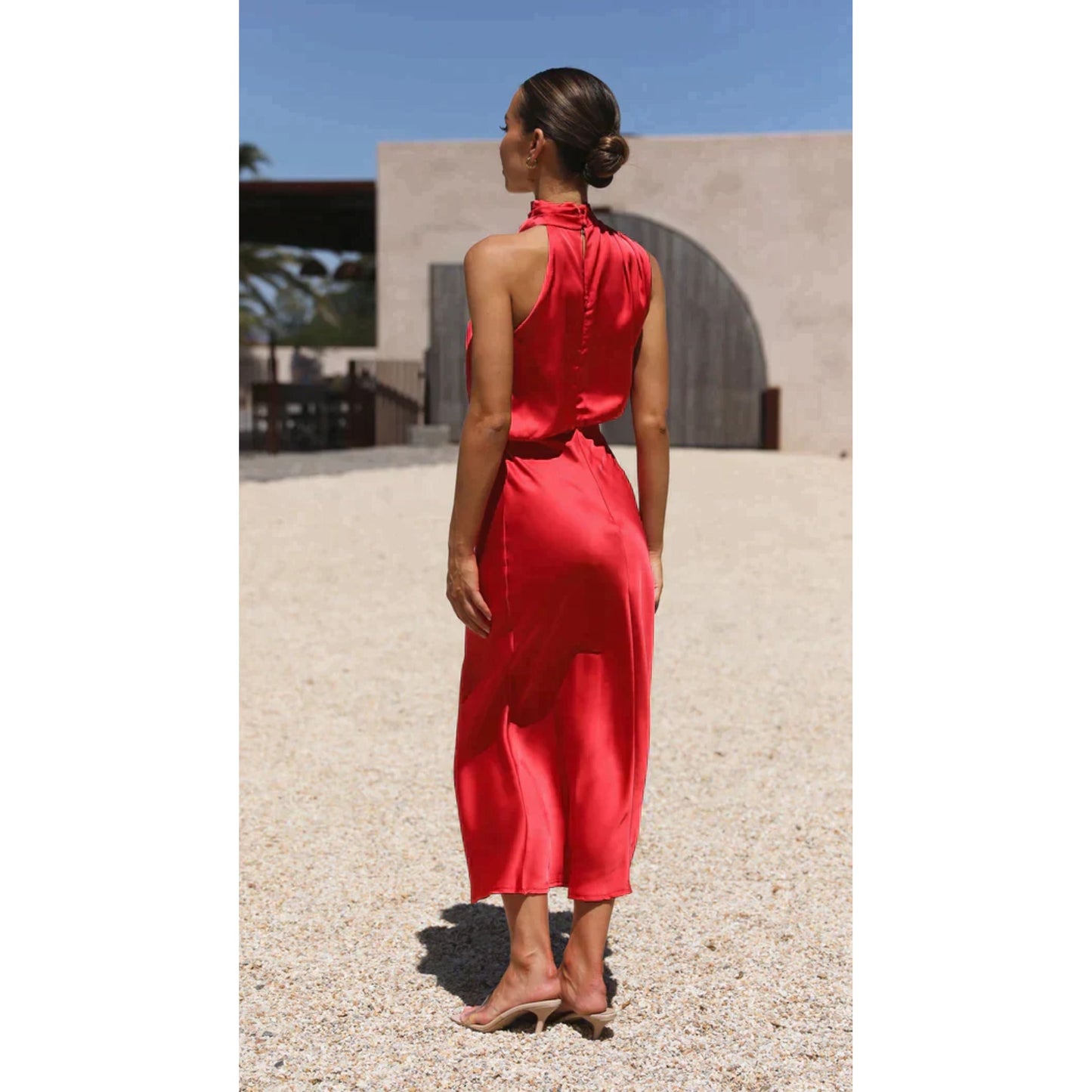 Mila | Robe midi satinée à col halter