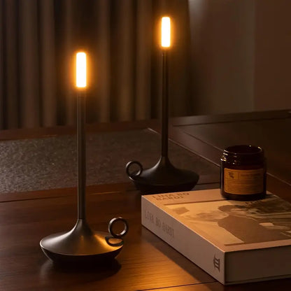 Lampe de Luxe GlowCandle à Commande Tactile avec Variateur en Forme de Bougie Gothique