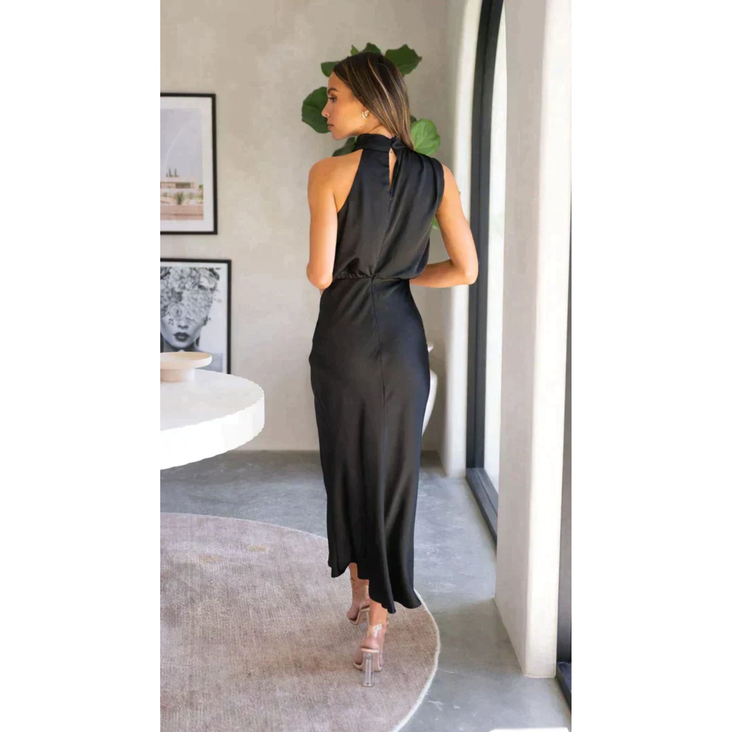 Mila | Robe midi satinée à col halter