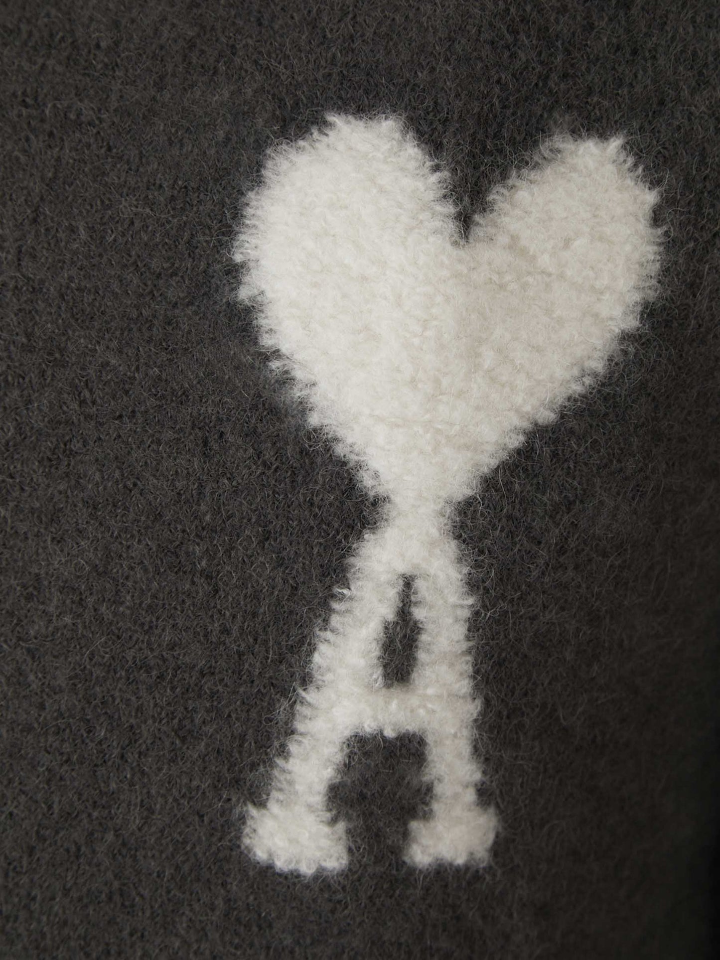 Grace - Pull tricoté respirant Ami Paris avec détail en cœur et lettre A