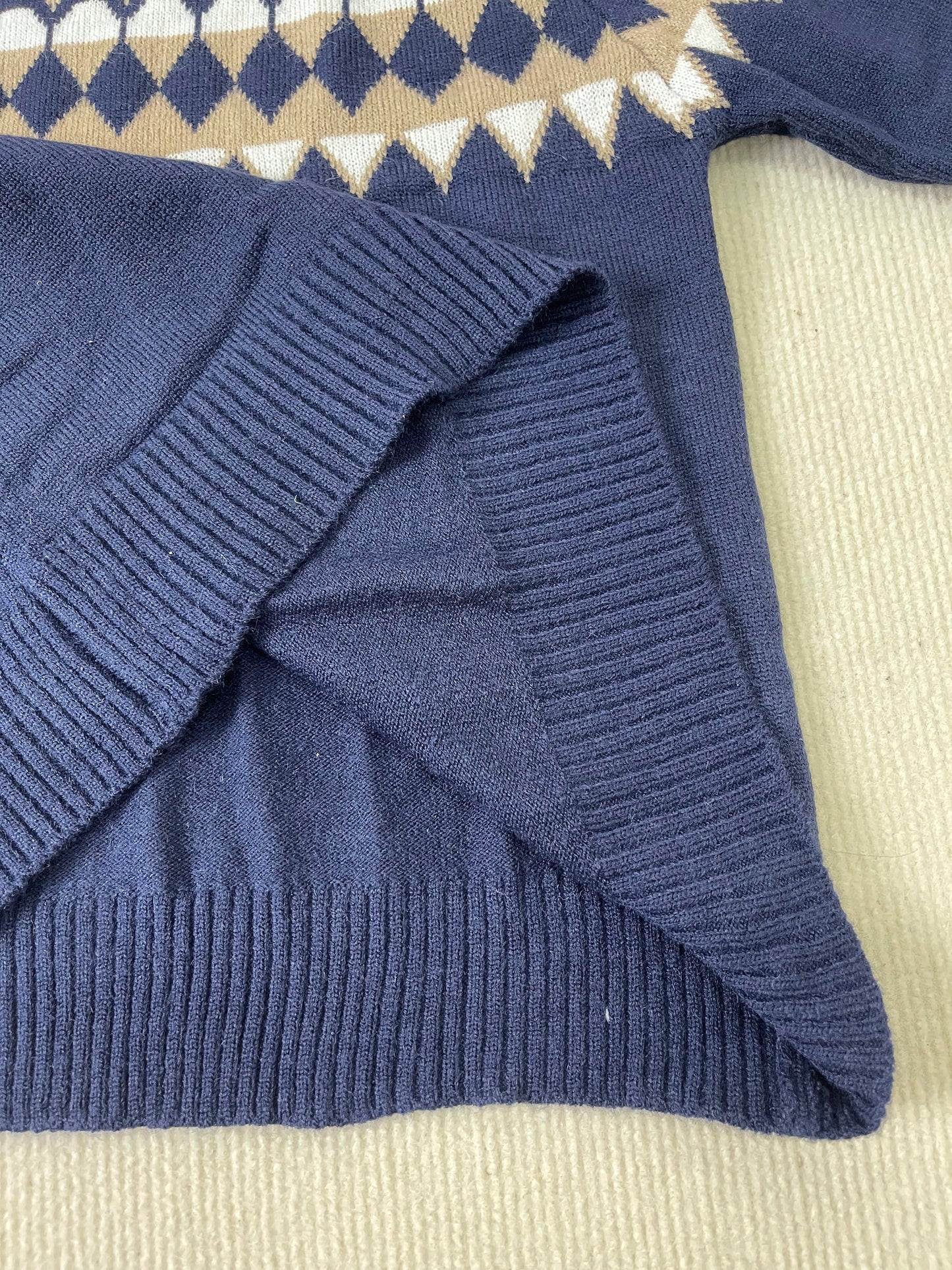 Solenn - Pull Bleu élégant à Motifs Géométriques avec Manches Longues