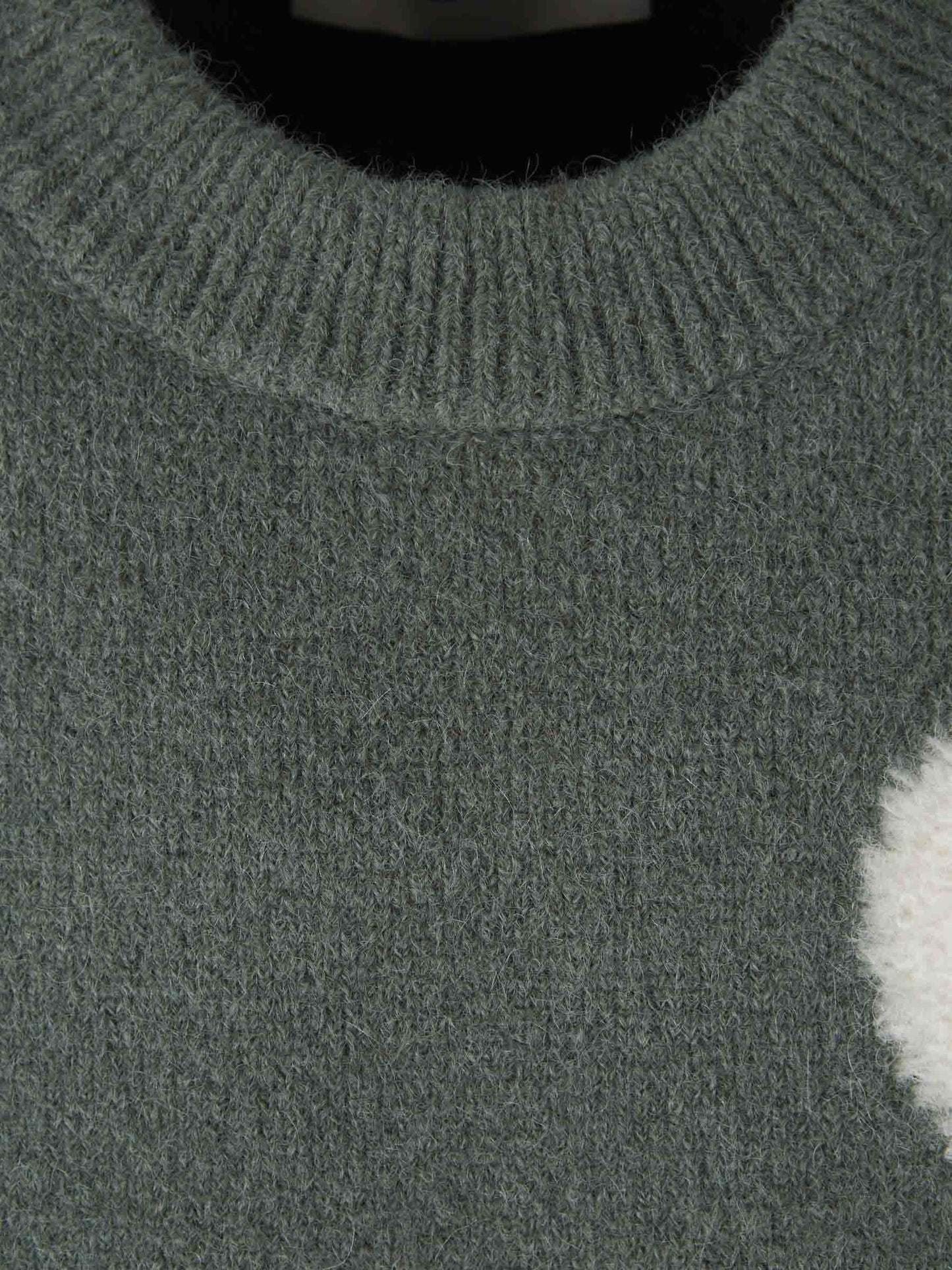 Grace - Pull tricoté respirant Ami Paris avec détail en cœur et lettre A