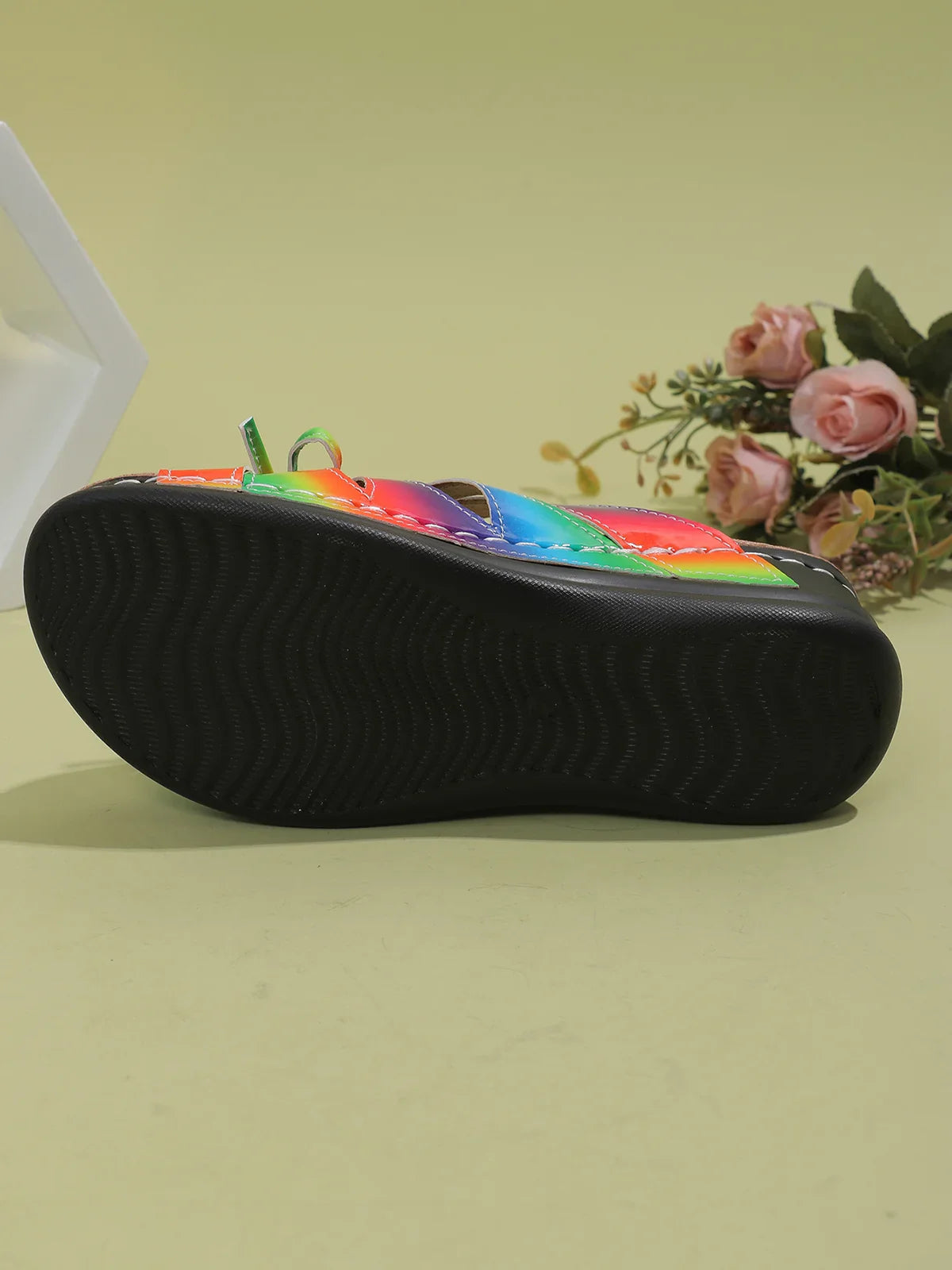 Lyric - Sandales orthopédiques à semelles amortissantes avec design élégant en cuir vegan et nœud sur le devant disponibles en couleurs unies estivales