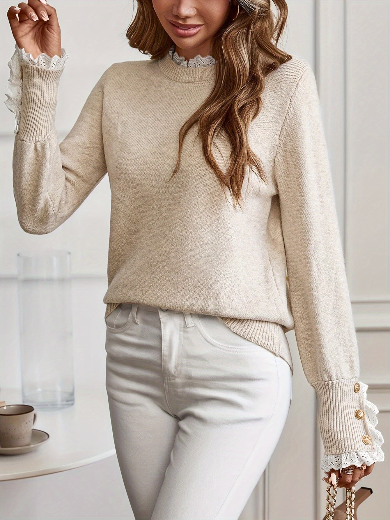 Giselline - Pull tricoté avec volants et fermeture à boutons