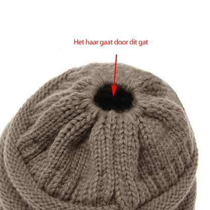 Éloïse - Bonnet en Tricot avec Ouverture pour Queue de Cheval