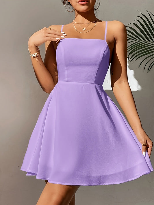 Adèle - Robe mini romantique en chiffon lilas avec dos ouvert et cordons