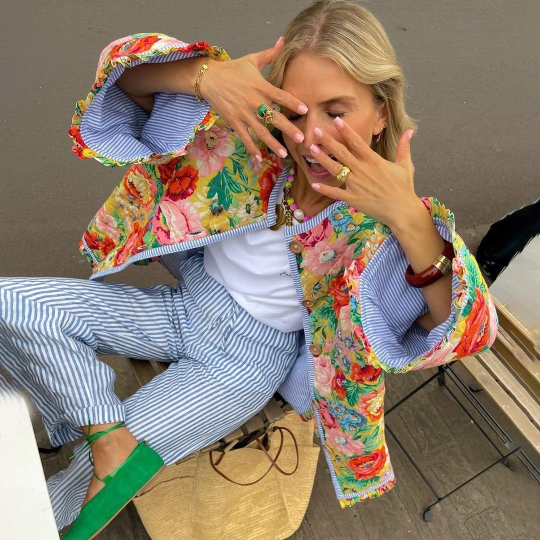 Juliette - Look veste à fleurs colorées