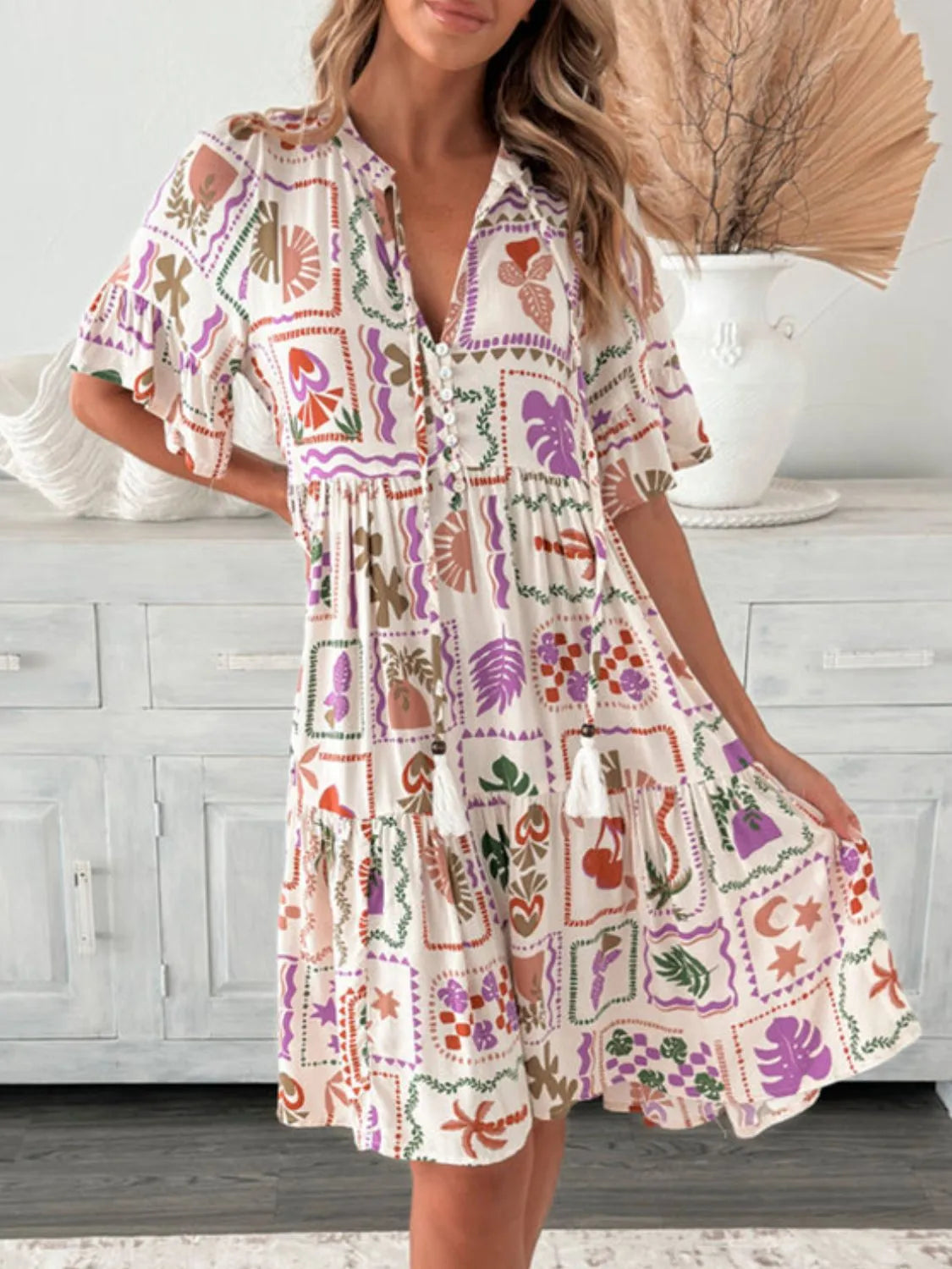 Talia - Robe-Chemise Courte en 4 Imprimés Estivaux avec Manches Mi-Longues Boutons et 2 Glands