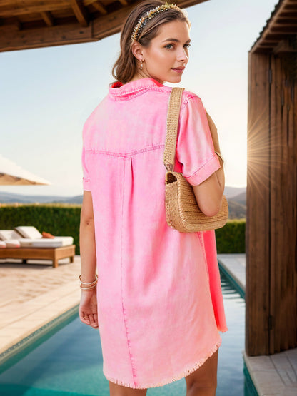 Azura - Robe t-shirt en denim à manches courtes avec poche sur la poitrine et col