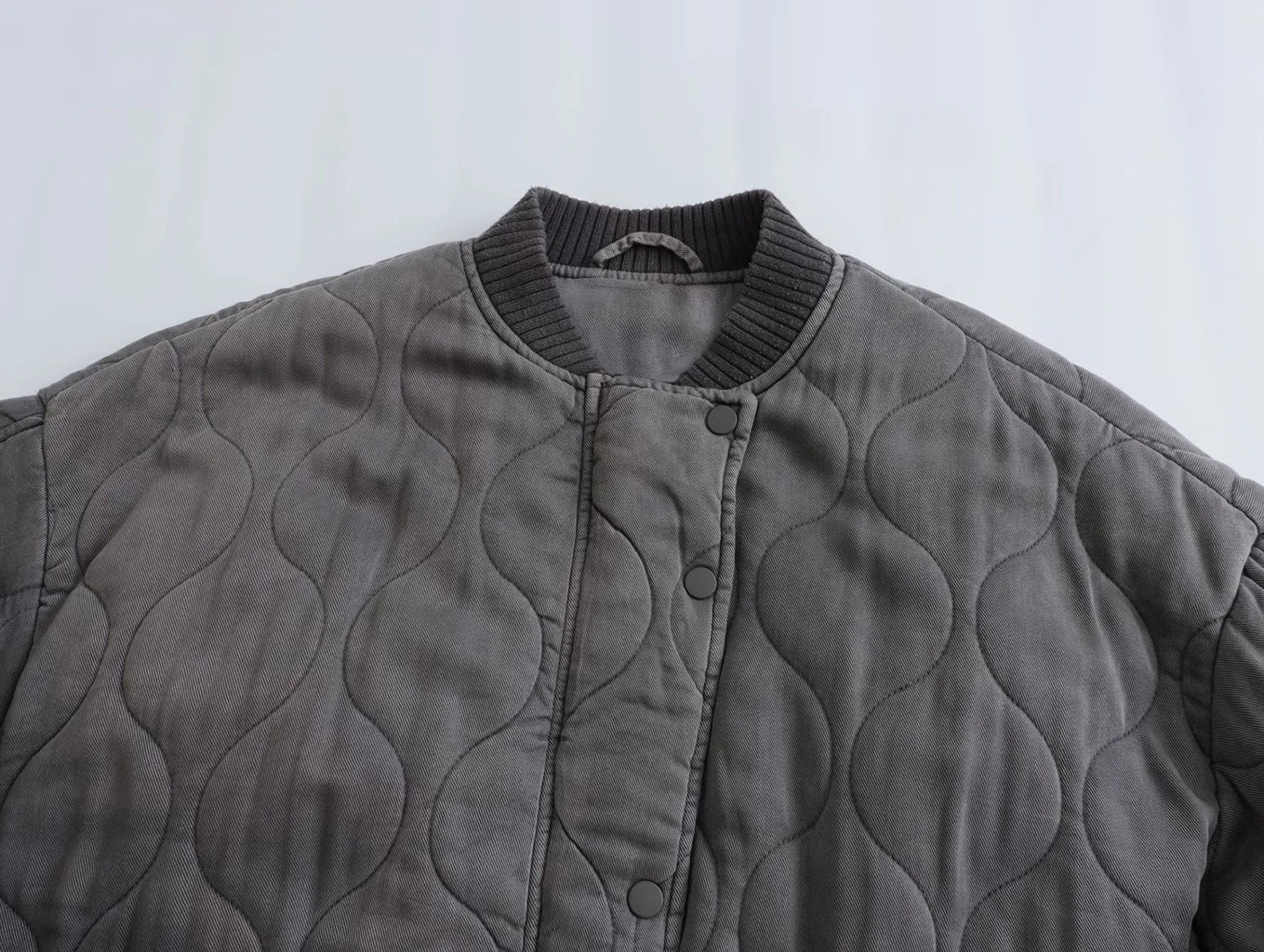 Azura - Veste Bomber Oversize Grise Foncée avec Motif Ondulé pour Femmes