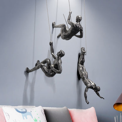 Statuistica - Sculpture murale dynamique d'hommes grimpant en 3 poses différentes, une décoration intérieure accrocheuse