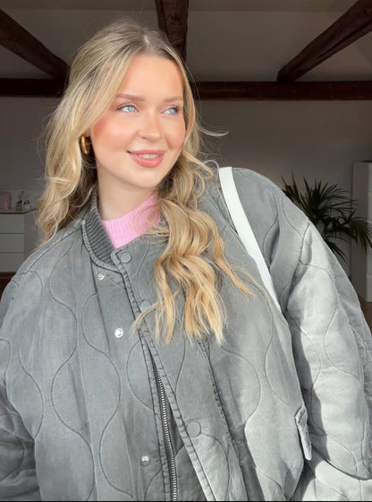 Azura - Veste Bomber Oversize Grise Foncée avec Motif Ondulé pour Femmes