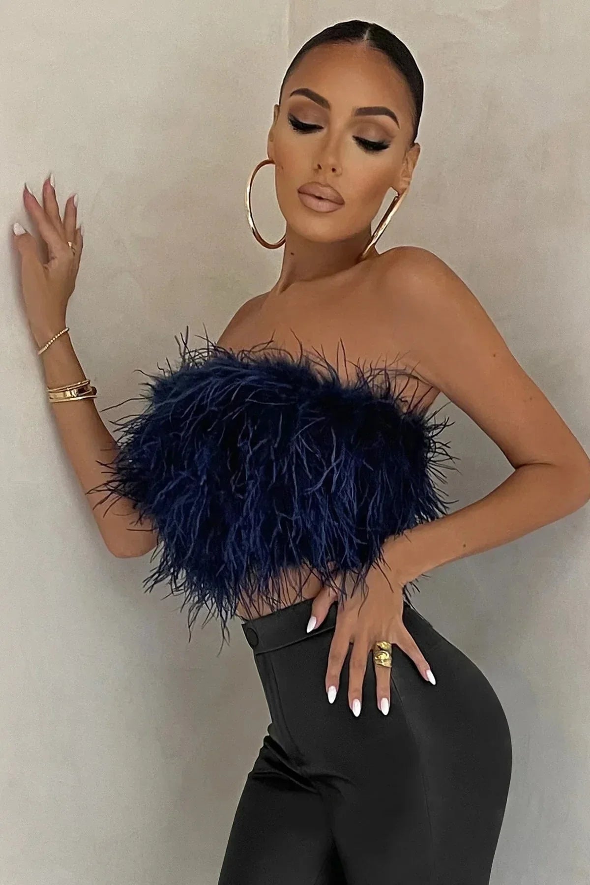 Delphine Top en Plumes | Le crop top en plumes élégant est une tendance phare cette année