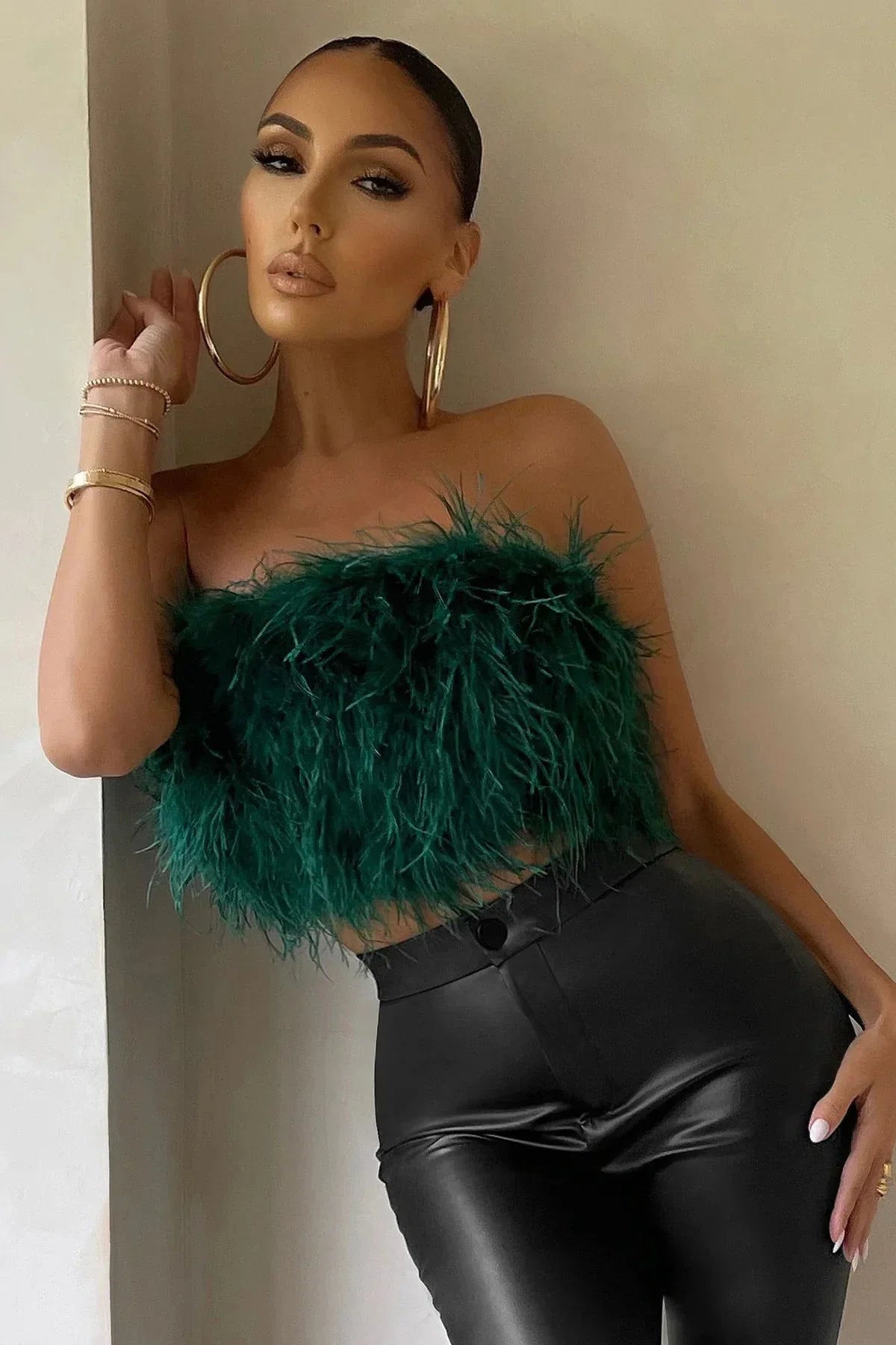 Delphine Top en Plumes | Le crop top en plumes élégant est une tendance phare cette année